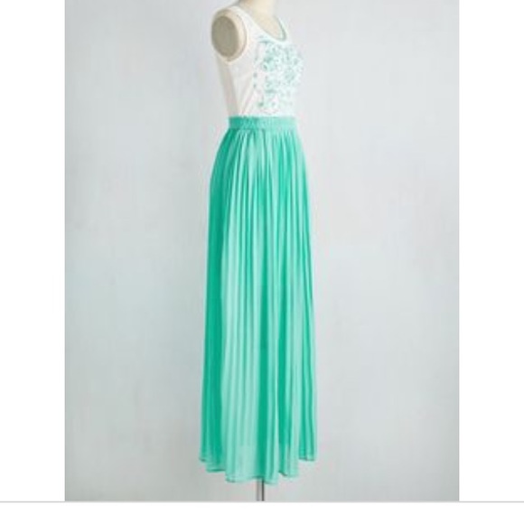 NWOT ModCloth Summer Maxi Dress in size Large - Picture 2 of 6